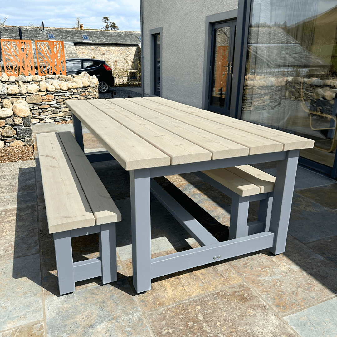 Mellbreak - Rustic Garden Table