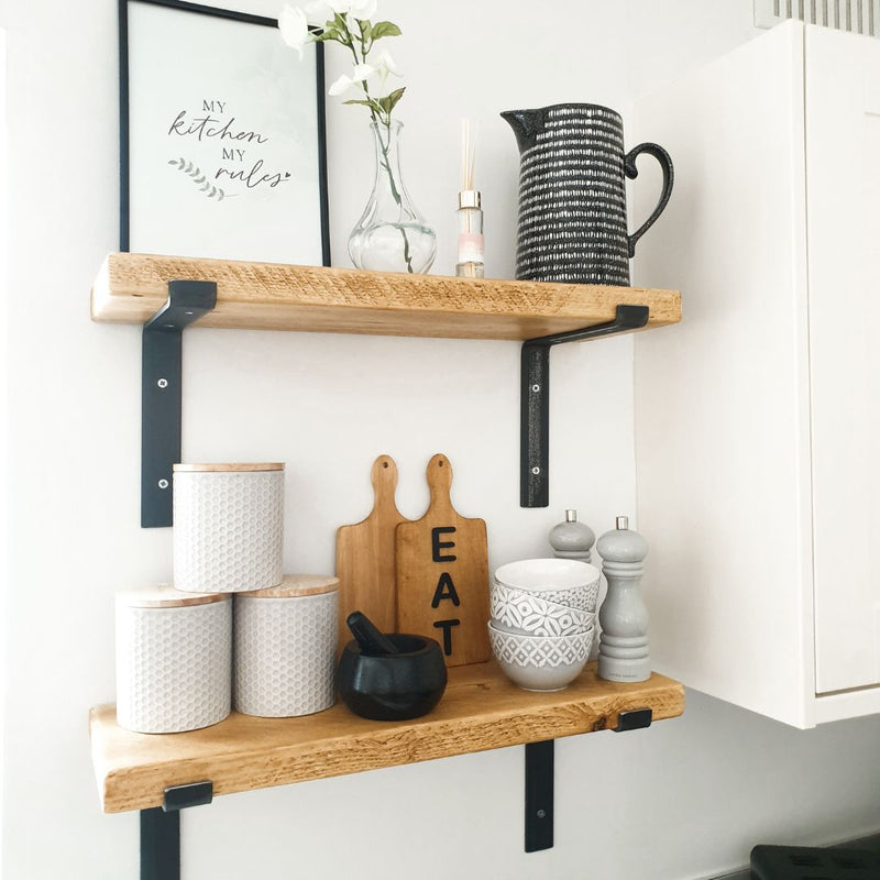 Lipped shelf bracket